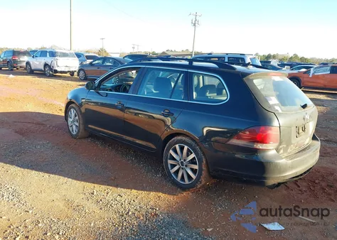 2014 Volkswagen Jetta Sportwagen 2.0L Tdi z USA, uszkodzony, nr VIN 3VWPL7AJ4EM623564